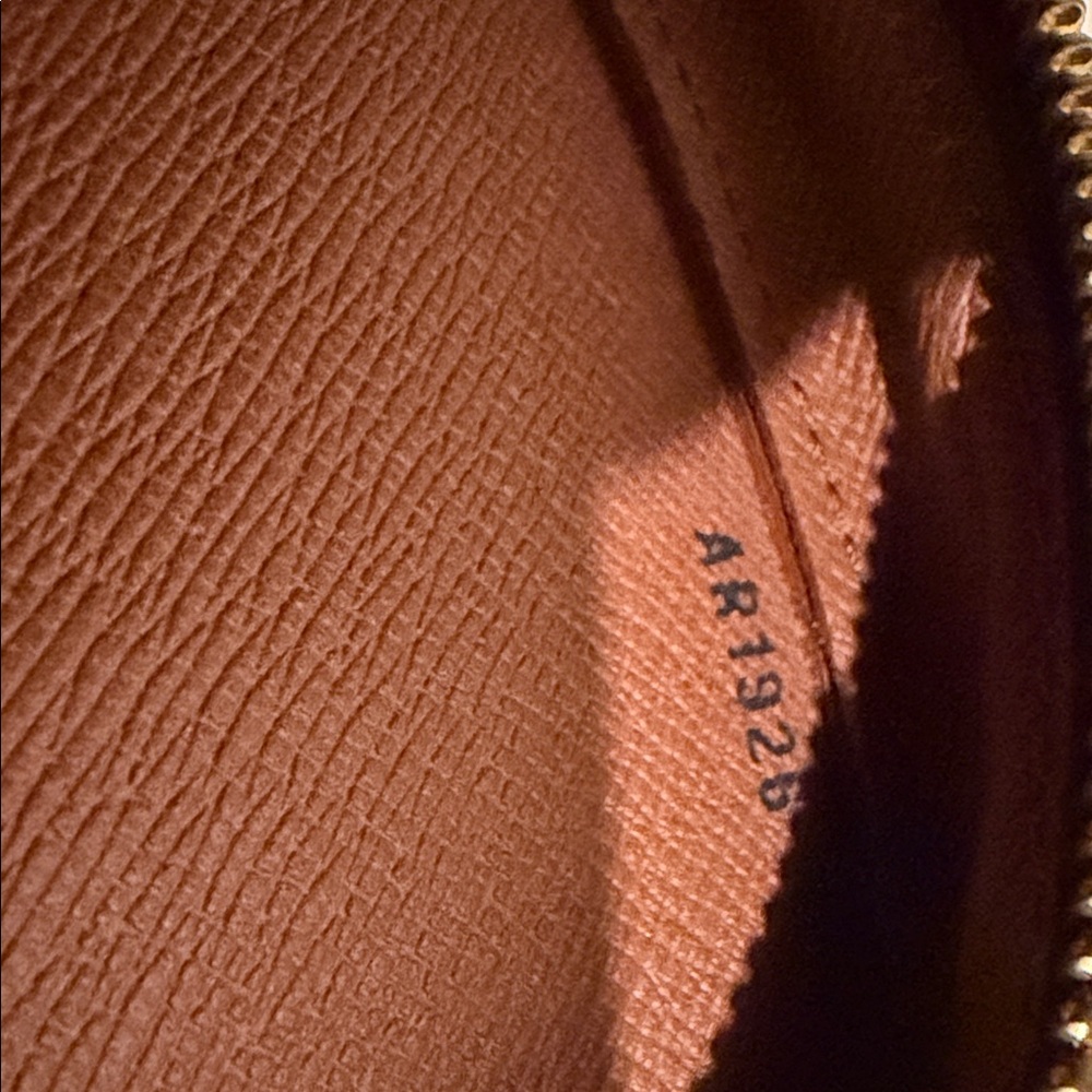 Louis Vuitton Monogram wristlet / Clutch Vintage Authentic! Excellent - Picture 9 of 13